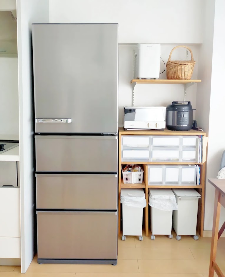 新しい冷蔵庫AQR-V43Kはシンプルで野菜室がスケルトンな作り